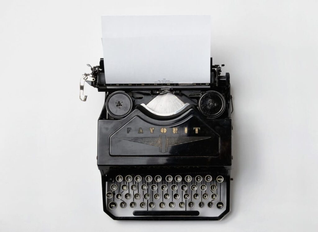 typing-vintage-technology-keyboard_edit